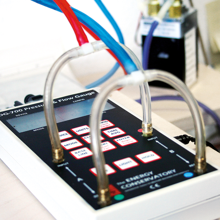 Manufacturer's calibration of the DG-700